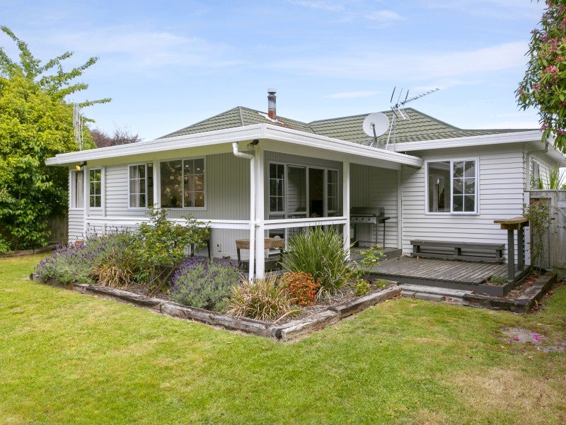 13 Glengarry Place, Hilltop, Taupo - Carousel 1