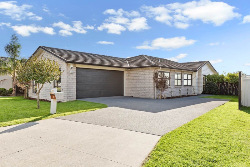 7 Kirkaldy Street, Wattle Downs, Auckland - Carousel 1