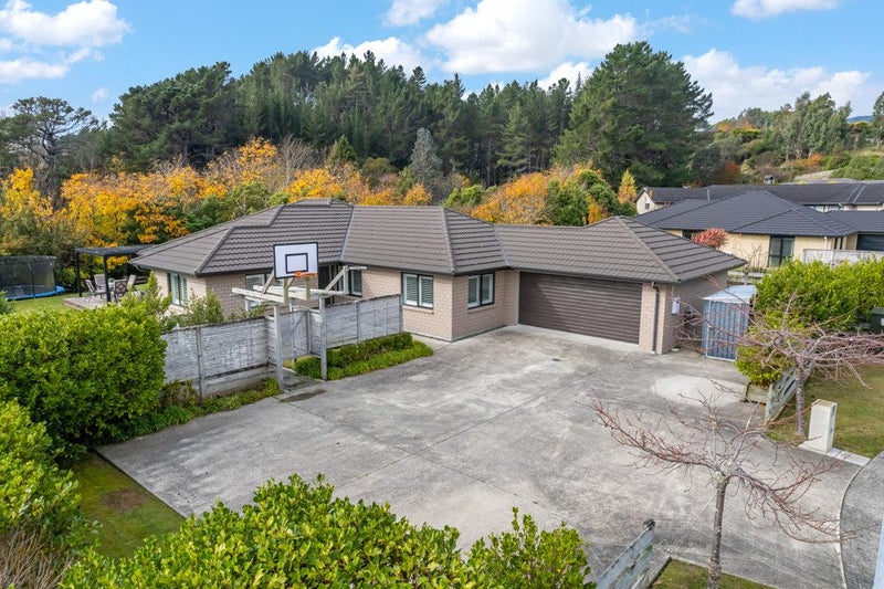 17 Opal Avenue, Timberlea, Upper Hutt - Carousel 2