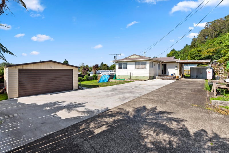 4 Hawk Place, Selwyn Heights, Rotorua - Carousel 1