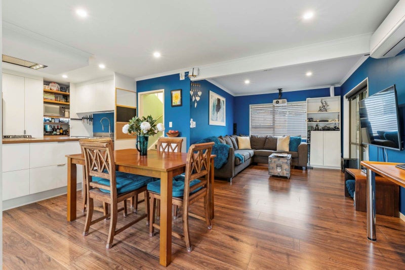 16 Hurstbourn Priors, Goodwood Heights, Auckland - Carousel 2