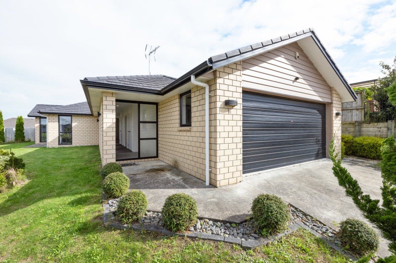 15 Blackwood Crescent, Glenview, Hamilton - Carousel 1