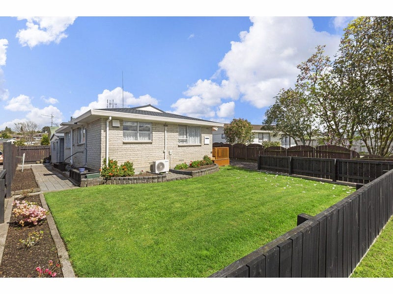 8A Bradley Place, Nawton, Hamilton - Carousel 1