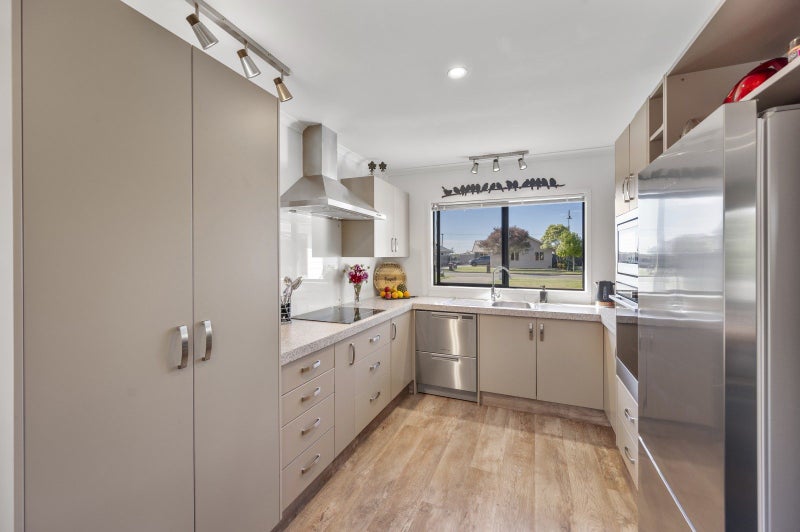 18 Mcnaughton Place, Onekawa, Napier - Carousel 2