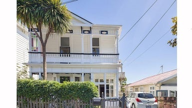 15 Lawrence Street, Newtown, Wellington - Carousel 1