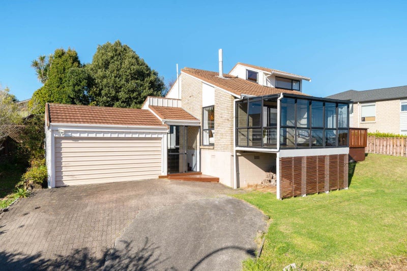 37 Lyttelton Avenue, Forrest Hill, Auckland - Carousel 2
