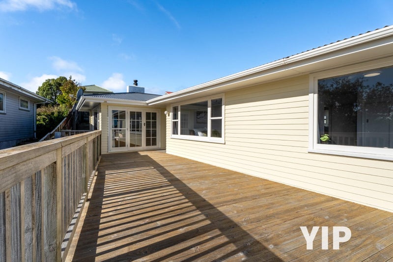 22 Longcroft Terrace, Newlands, Wellington - Carousel 2