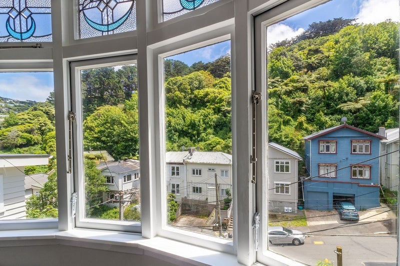 32 Adams Terrace, Aro Valley, Wellington - Carousel 2