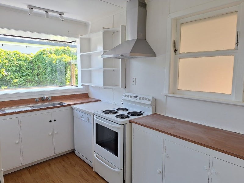 17 Cypress Drive, Maungaraki, Lower Hutt - Carousel 2