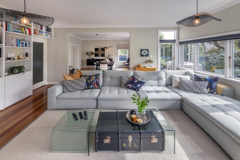 130 Karori Road, Karori, Wellington - Carousel 2