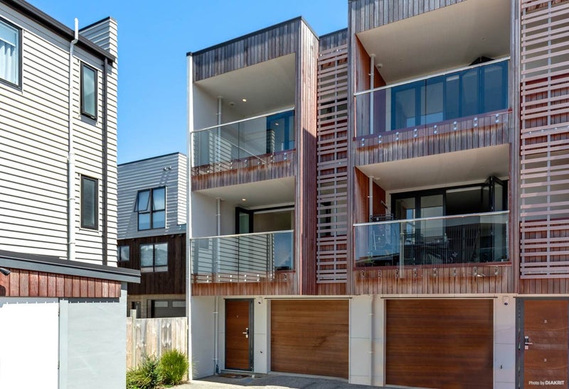 1/69 Lake Road, Devonport, Auckland - Carousel 1