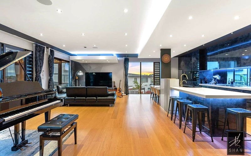 21 Colliston Rise, Pinehill, Auckland - Carousel 2