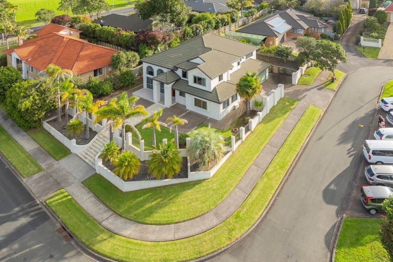 22 Annalong Road, Dannemora, Auckland - Carousel 1