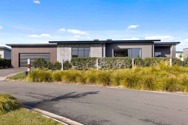 7 Kotare Drive, Waiwhakaiho, New Plymouth - Carousel 1