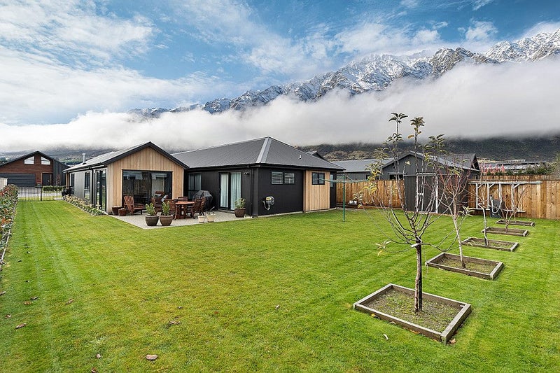 15 Ward Street, Jacks Point, Queenstown - Carousel 2