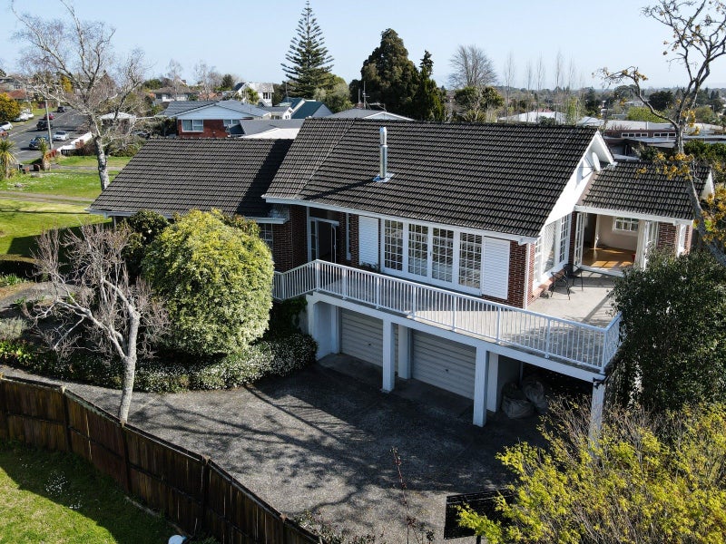 39 Hillcrest Road, Hillcrest, Hamilton - Carousel 2