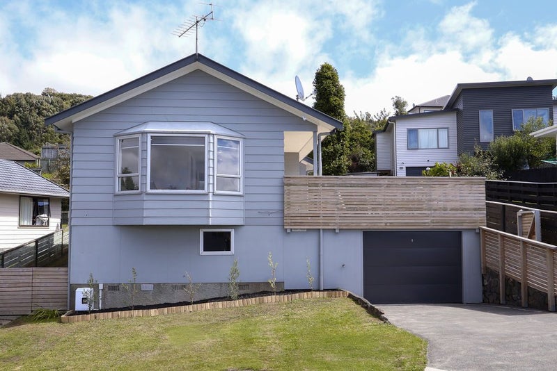 26 Thimble Lane, Whitby, Porirua - Carousel 1