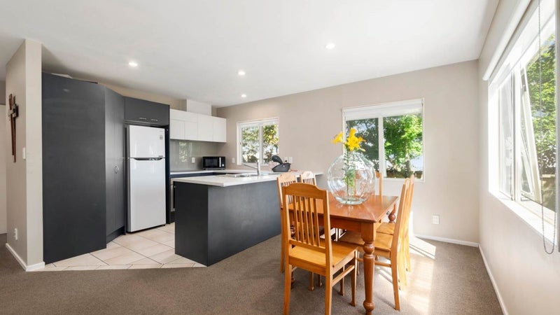 2/47 Fields Parade, Oteha, Auckland - Carousel 1