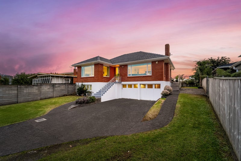 444 Old Te Atatu Road, Te Atatu Peninsula, Auckland - Carousel 2