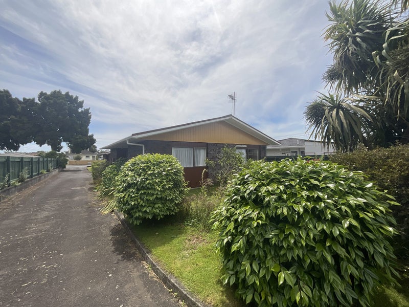 2/145 Tukapa Street, Westown, New Plymouth - Carousel 12