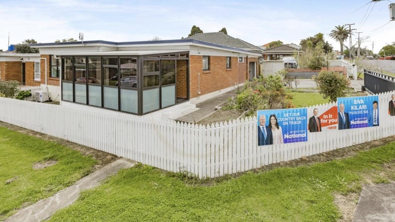 1/10 Fairview Road, Papatoetoe, Auckland - Carousel 1