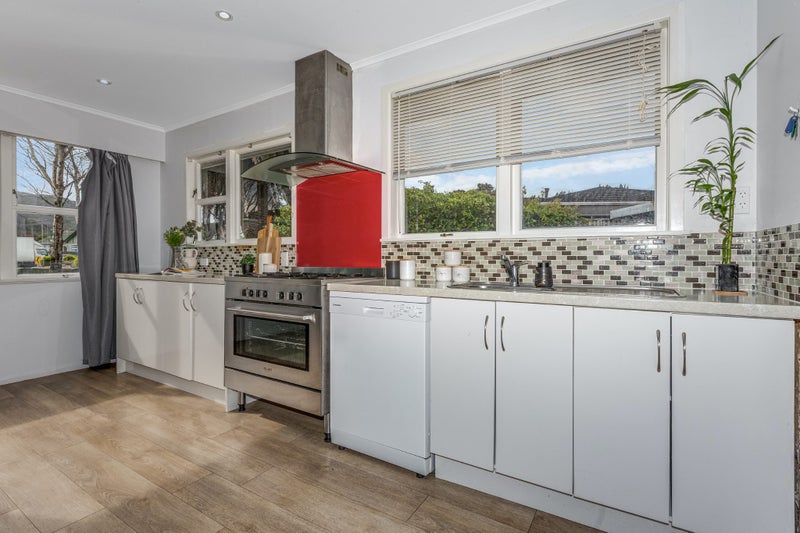 48 Parkway, Wainuiomata, Lower Hutt - Carousel 2