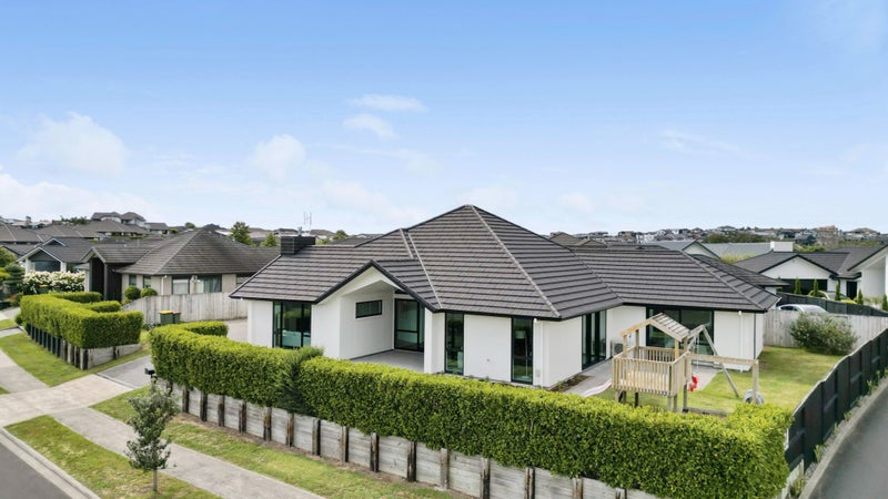 5 Batten Drive, Flagstaff, Hamilton - Carousel 1