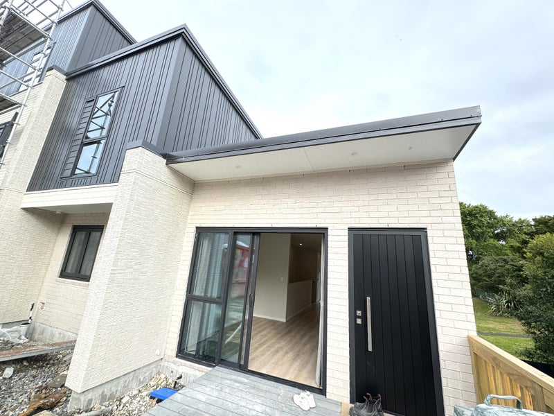 6 Camelot Place, Glenfield, Auckland - Carousel 1
