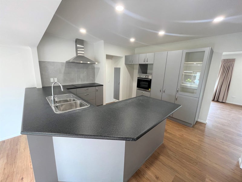 440 Old Te Atatu Road, Te Atatu Peninsula, Auckland - Carousel 2