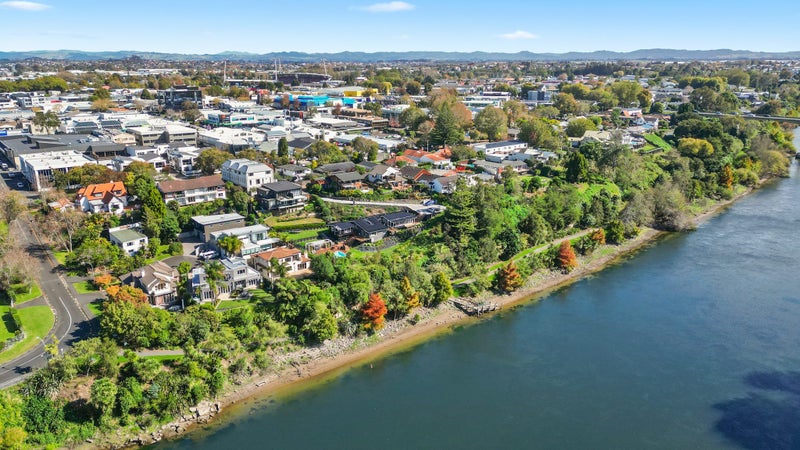 2B Rostrevor Street, Hamilton Central, Hamilton - Carousel 2