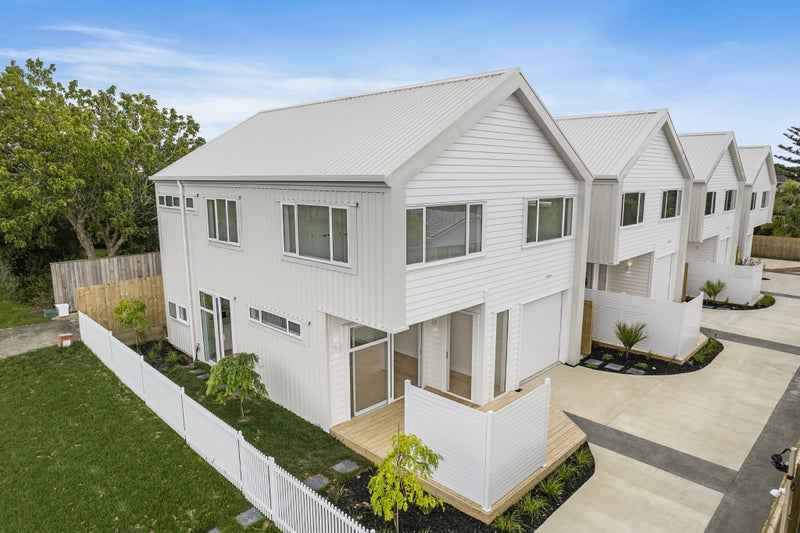 10A Abercrombie Street, Howick, Auckland - Carousel 1