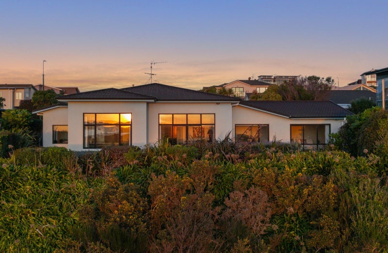 26 Milford Street, Aotea, Porirua - Carousel 1