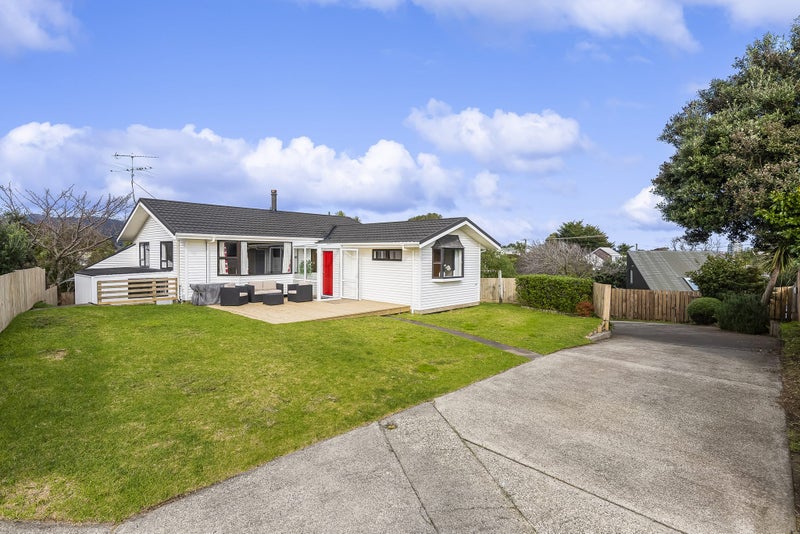 6 Arnold Grove, Paraparaumu Beach, Paraparaumu - Carousel 1