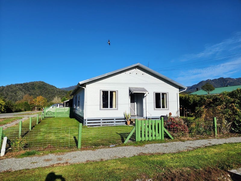24 Brodie Street, Blackball, Greymouth - Carousel 25