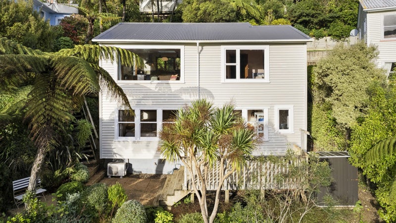 23 Montgomery Avenue, Karori, Wellington - Carousel 1