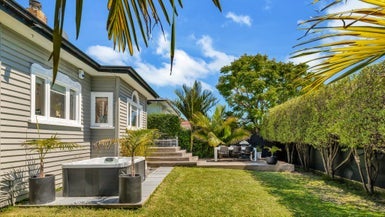 140 Point Chevalier Road, Point Chevalier, Auckland - Carousel 1