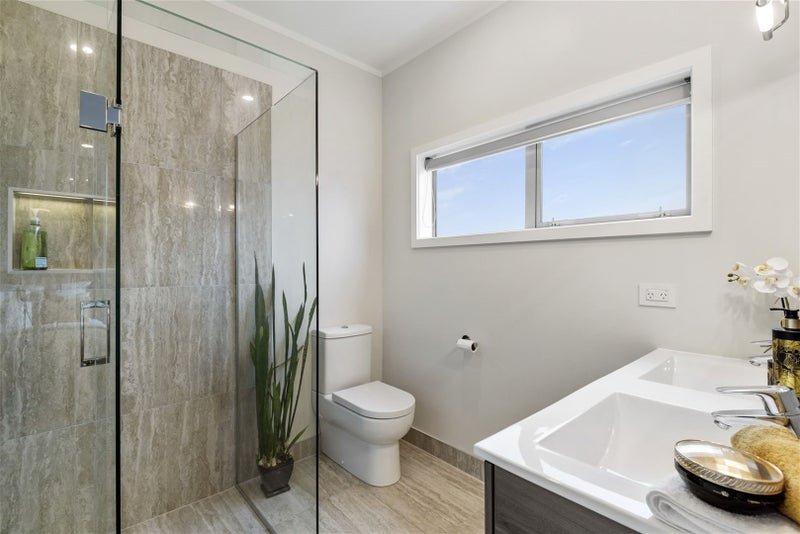 2 Tarahanga Street, Northcote, Auckland - Carousel 29