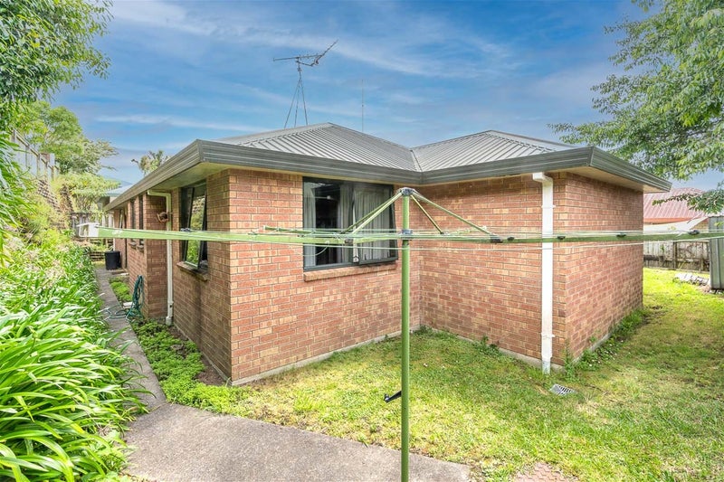 17 Pointon Glade, Grandview Heights, Hamilton - Carousel 15