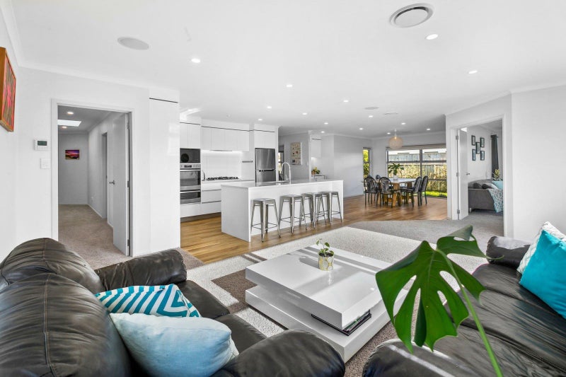 6 Northpoint Way, Bell Block, New Plymouth - Carousel 2