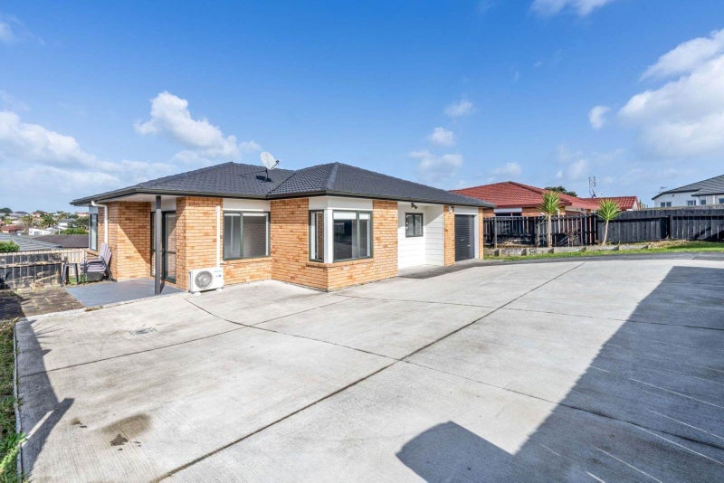 6 Eloise Place, Clendon Park, Auckland - Carousel 2