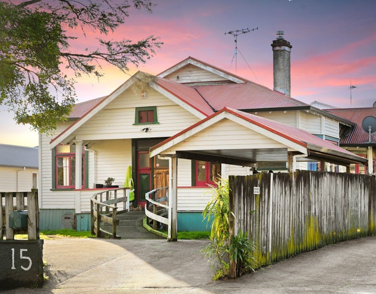 15 Wellington Street, Hamilton East, Hamilton - Carousel 1
