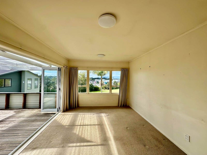 43 Bruce Road, Glenfield, Auckland - Carousel 2