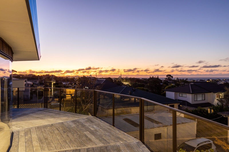 45A Paynters Avenue, Strandon, New Plymouth - Carousel 2