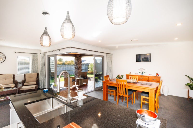 1 Kanzan Grove, Feilding, Feilding - Carousel 2