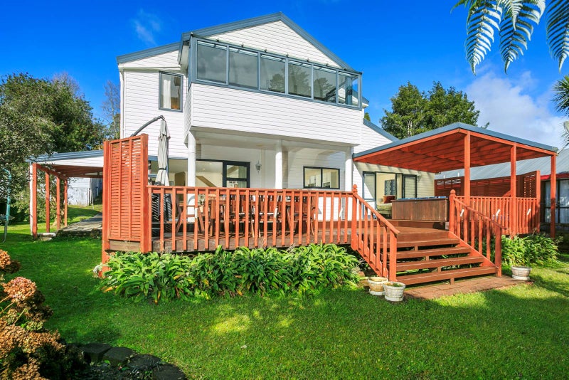 1/159 Glendhu Road, Bayview, Auckland - Carousel 1