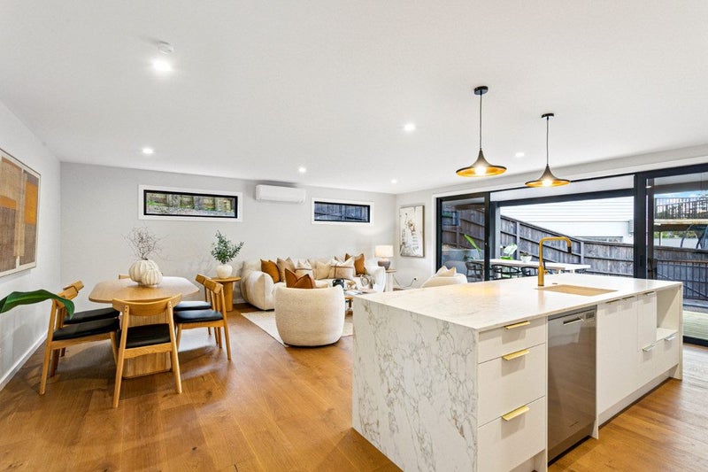 8 Kaihuia Lane, Oratia, Auckland - Carousel 2