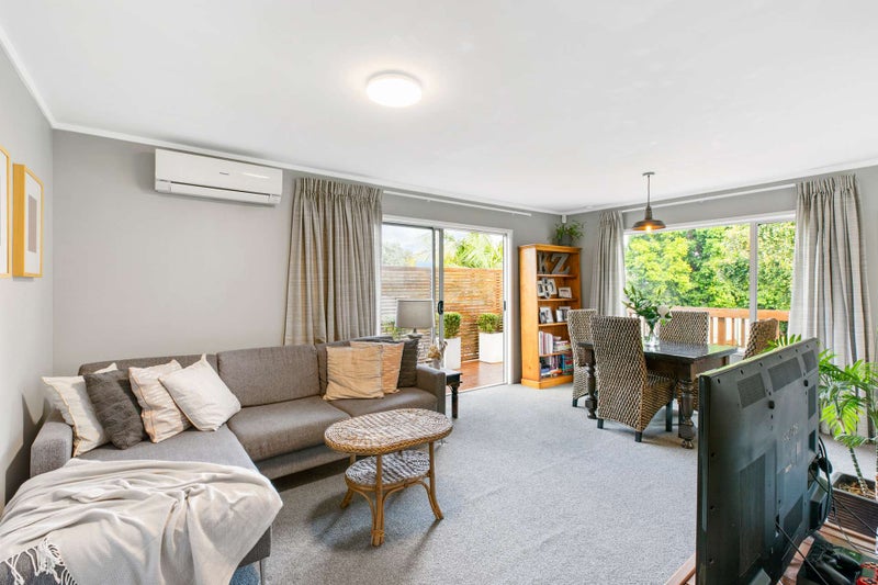 1/7 Neptune Avenue, Beach Haven, Auckland - Carousel 2