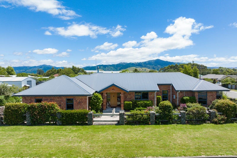 14 Hathaway Street, Spring Creek - Carousel 1