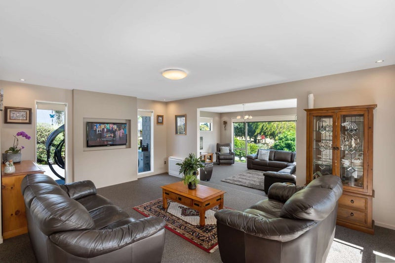 20 Titirangi Crescent, Parklands, Christchurch - Carousel 2