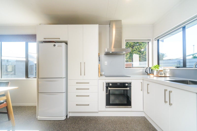 17 Peter Hall Drive, Kelvin Grove, Palmerston North - Carousel 2